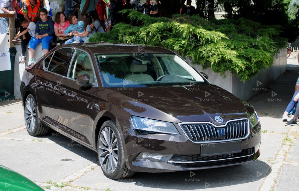 Диагностика бензинового двигателя Škoda Superb в Темрюке