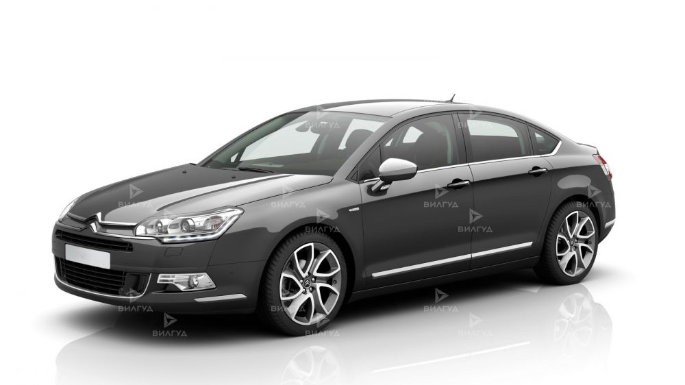 Замена масла в переднем и заднем дифференциале Citroen C5 в Темрюке